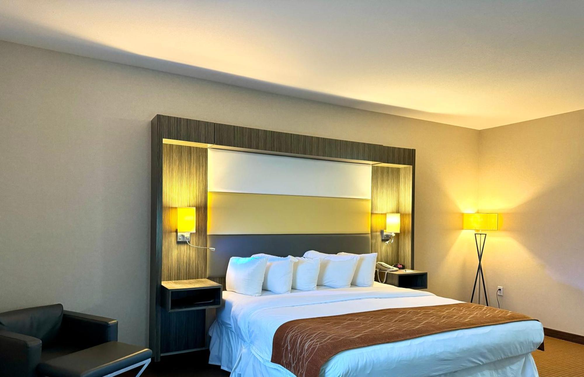 Southfort Inn 萨斯喀彻温堡 外观 照片