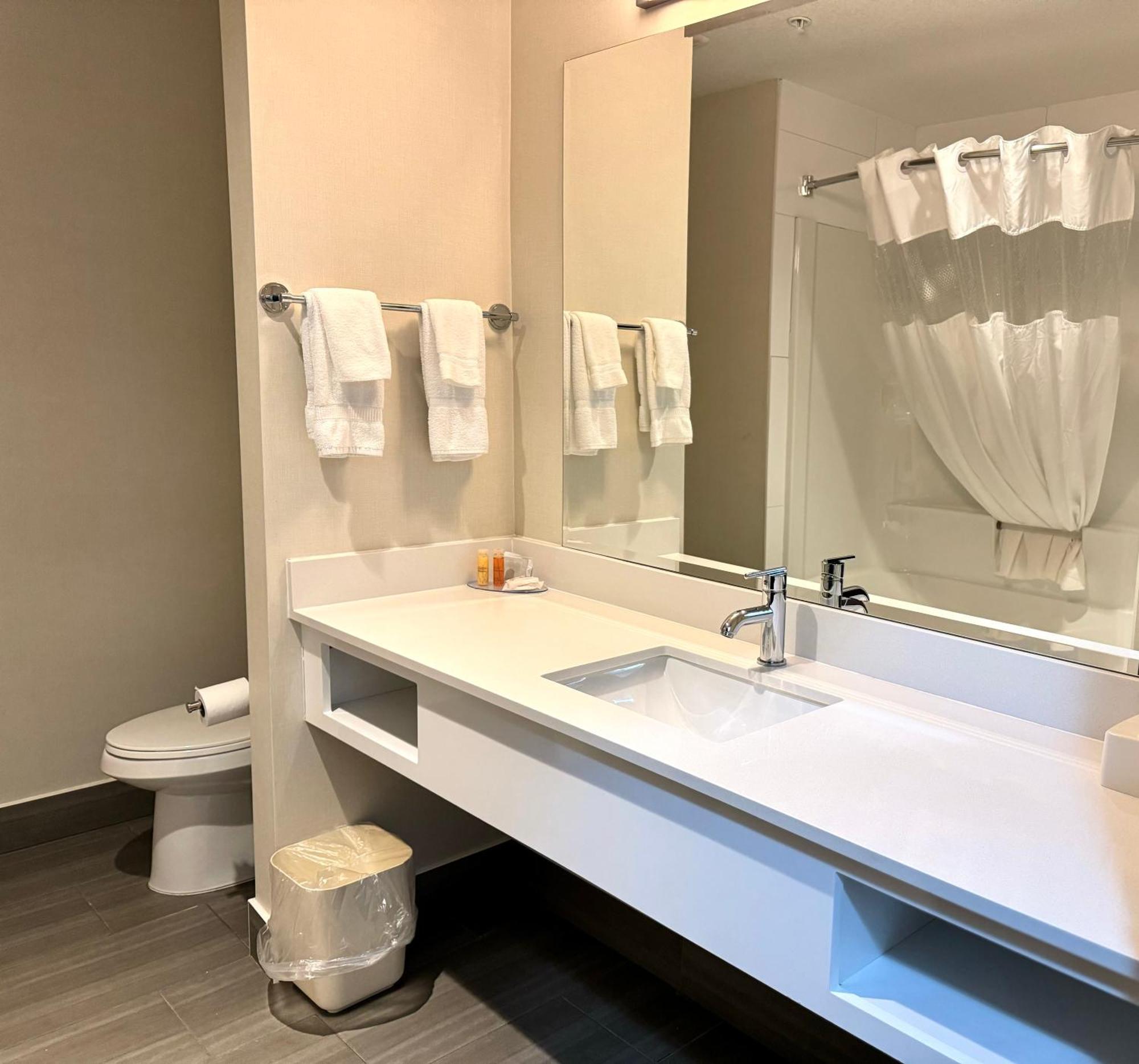 Southfort Inn 萨斯喀彻温堡 外观 照片