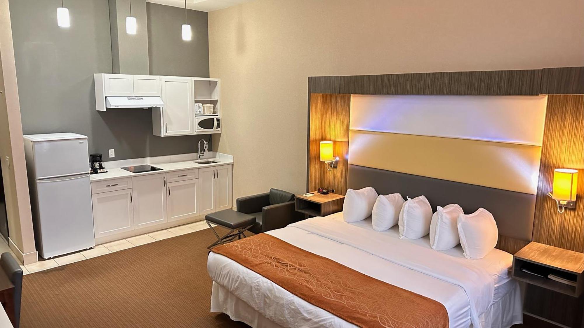 Southfort Inn 萨斯喀彻温堡 外观 照片